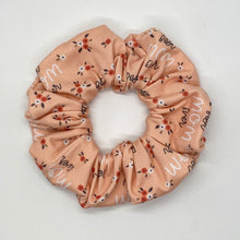 Load image into Gallery viewer, Best Mom Ever Scrunchie
